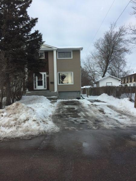 Five bedroom house close to Confederation College