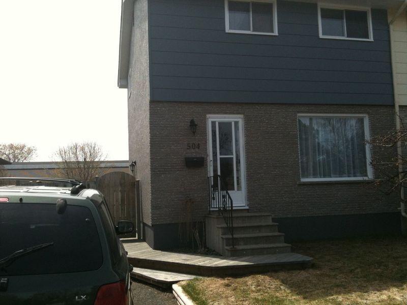 Spacious 3 bdr,Northward Semi/Students,Family,Professional