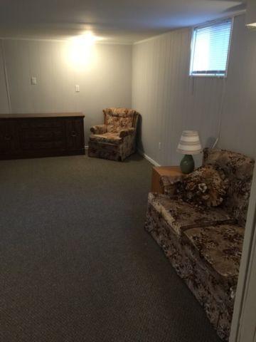 Huge room for rent!! Walking distance to Fleming