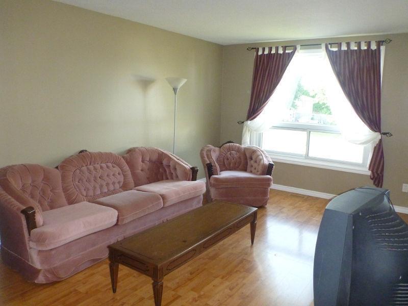 3 Bedrooms Available May - Lambton College Students