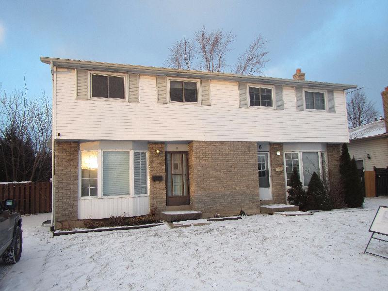 4 Bedroom Brock University student house. On direct bus! Thorold