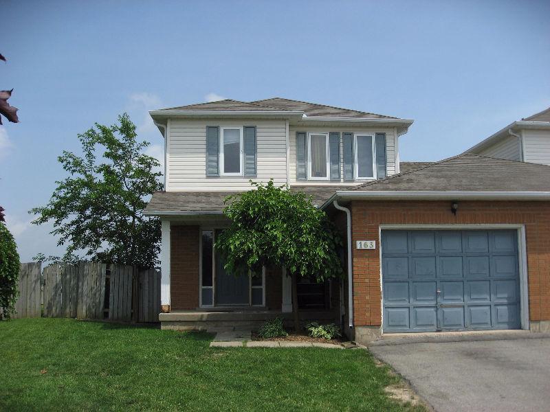 5 Bed, 2.5 bath Brock student rental house. Direct bus! Thorold