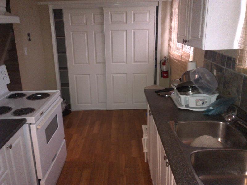 5 Bed, 2.5 bath Brock student rental house. Direct bus! Thorold