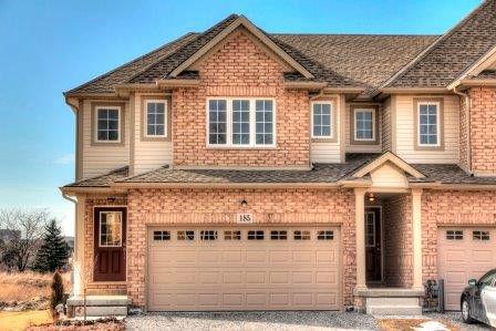 BEAUTIFUL NEW HOUSE FOR BROCK STUDENTS !