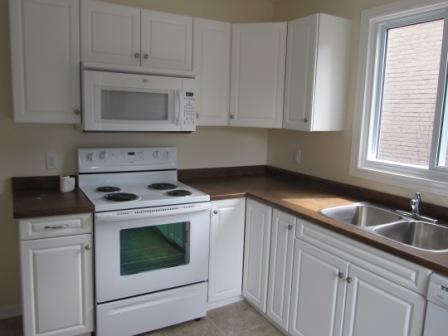 Student- 1 to share 4 bedroom unit - Avail Sept - 11A Duke