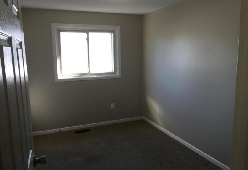 STUDENTS - $415 / mth - Summer Rate Negotiable - Free Wifi