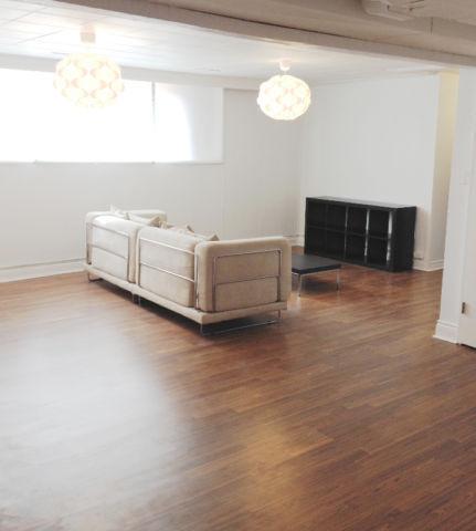 1 room for rent in modern 3-bedroom Apt