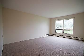 COZY 1BR CLOSE TO SUPERSTORE H/HW/ $690 MARCH