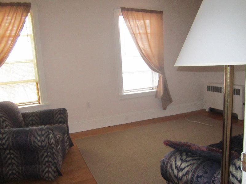 Kent Street - large one bedroom apartment