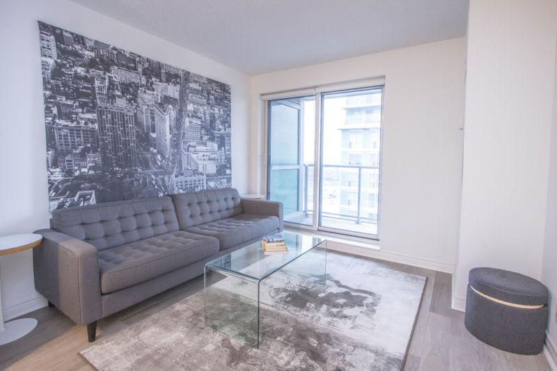 SCARBOROUGH TOWN CENTRE CONDO FOR RENT WITH PARKING