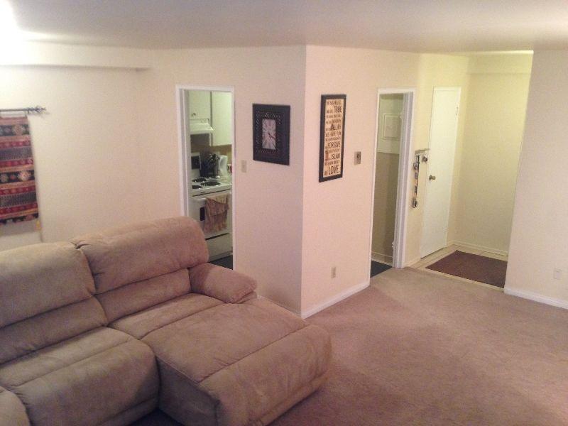 1 Bedroom Apartment Available Apr 1, 2016 - Lease Assignment