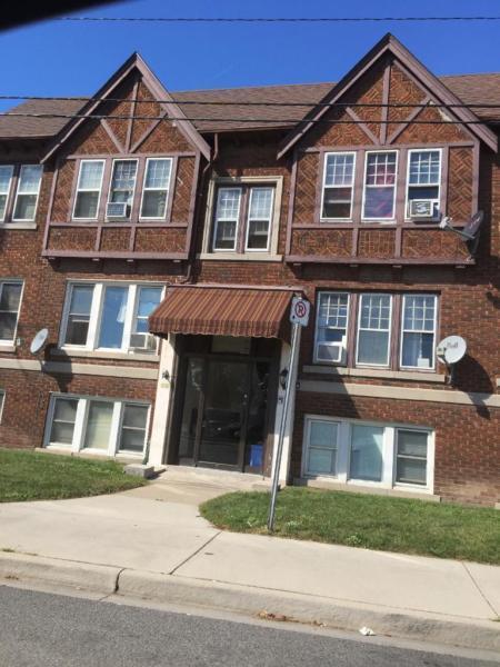 ONE BDRM APT $575+ HYDRO on Giles!