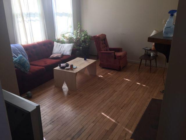 Large 2 Bedroom - Hardwood Floors - Downtown