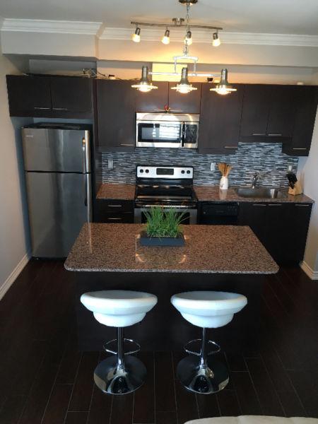 Beautiful 2 Bed/1 Bath w/Over 800 sq/ft *2 Parking Incl*