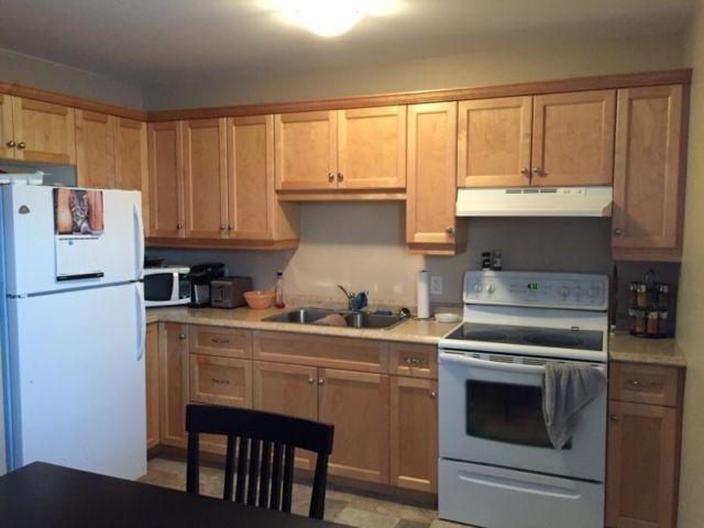 QUIET, NEWLY RENOVATED & SPACIOUS 2 BEDROOM APT. GREAT LOCATION