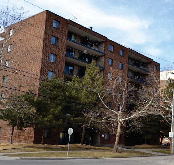 Donnelly Street Student Housing - Minutes Walk from U of Windsor