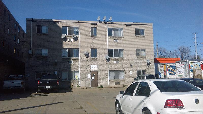 All inclusive 3 bdrm apartment University of Windsor $900