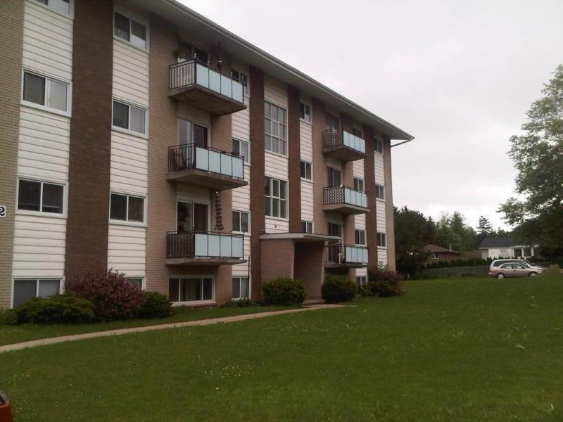 Large 3 bedroom unit available May 1st