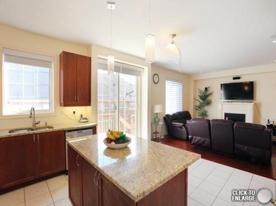 Beautiful Home With Tons Of Upgrades In A Very Desirable Neighb