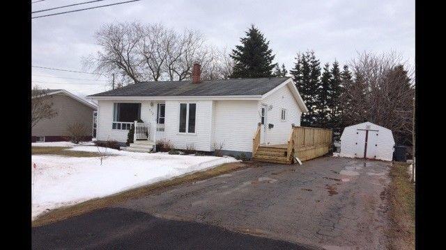 3 BEDROOM BUNGALOW FOR SALE IN LEFURGEY SUBDIVISION!!