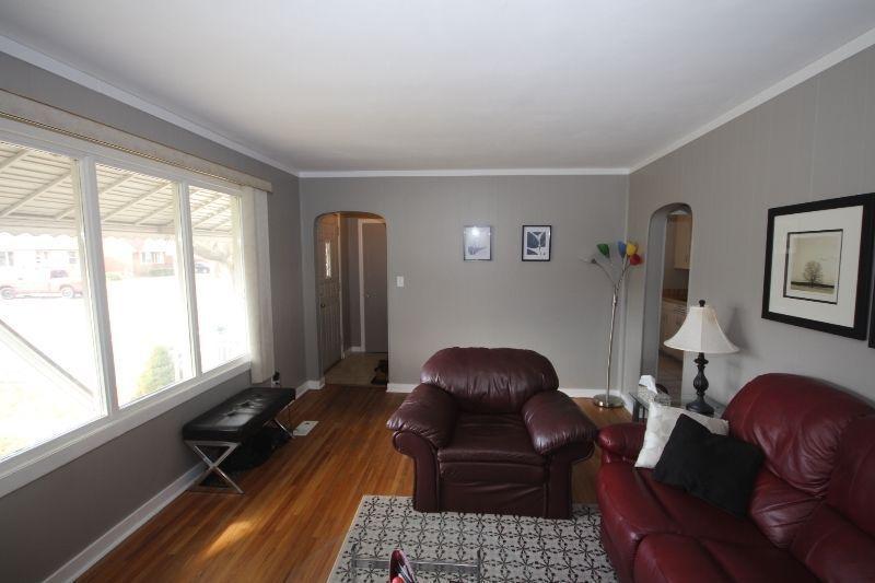 Clean and cozy house for rent near University of Windsor