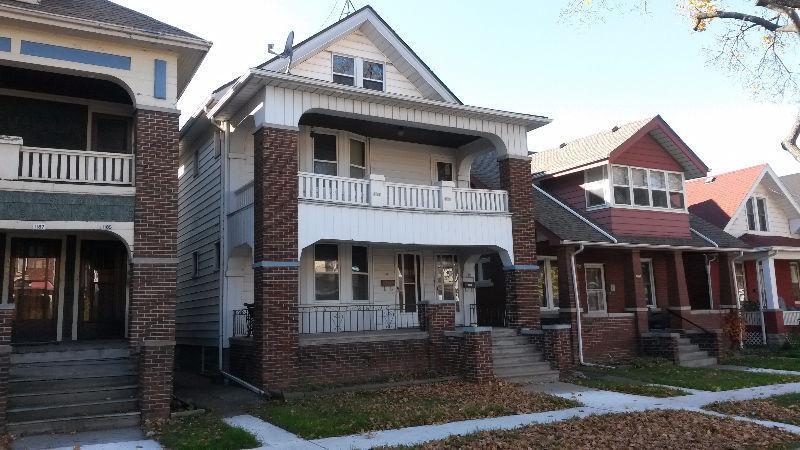 upper unit of duplex - near willistead park