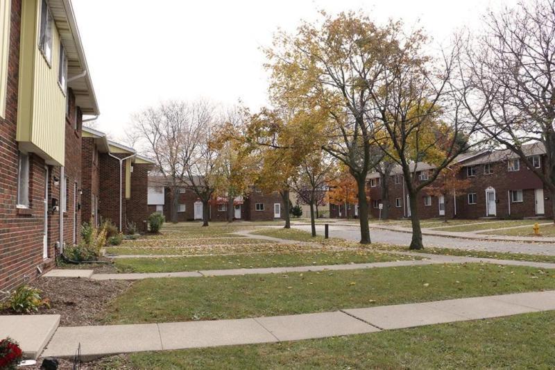 Windsor 3 Bedroom Townhouse Townhome for Rent: Basement,