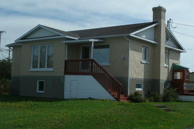 BUNGALOW adapté avec ASCENSEUR électrique extérieur