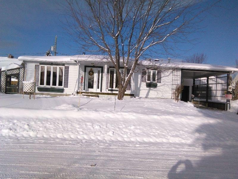 maison a vendre 1377 Bellevue