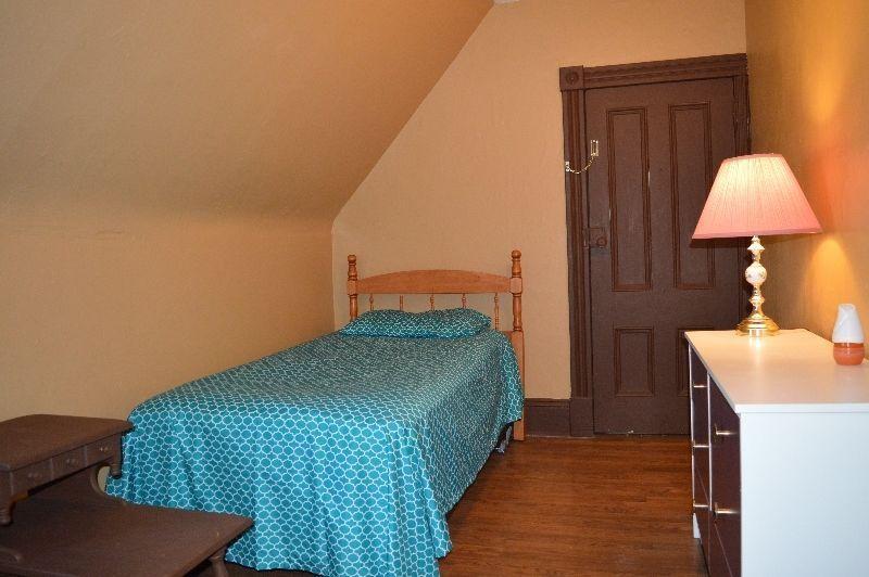 Room,Near Holland College, Clean, Quiet, Warm, Comfortable
