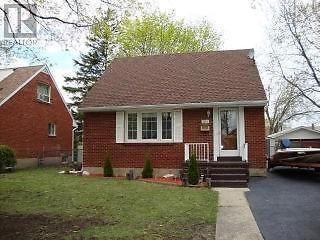 UWINDSOR 3 Bedroom Rental House