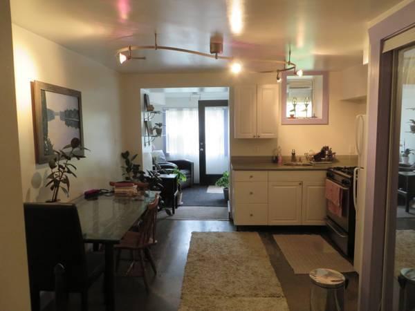 April 1 cozy 1br apt in a house, with backyard and sunroom