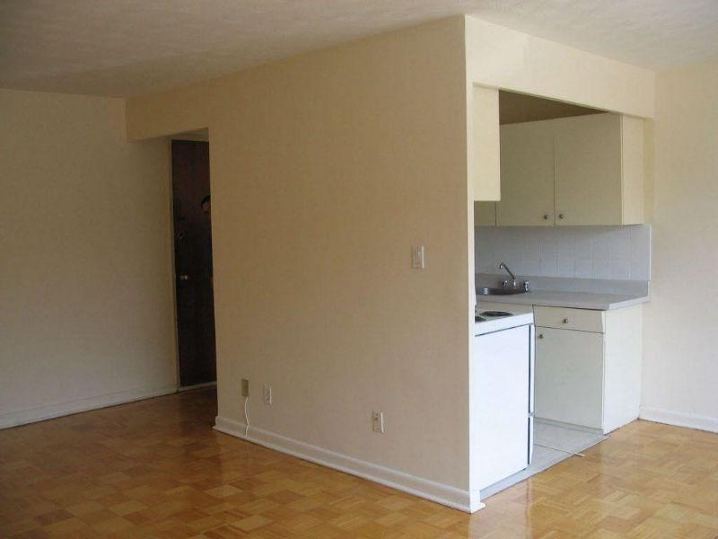 Move in today shared2 bedroom apt 5mins walk from kennedy subway