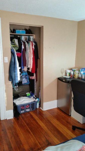 Clean & Well-kept Room for Rent (Summer 2016)