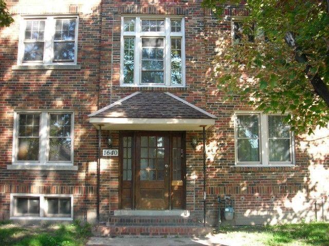 & Lincoln - Walkerville Area- 2 bedroom apt. avail March