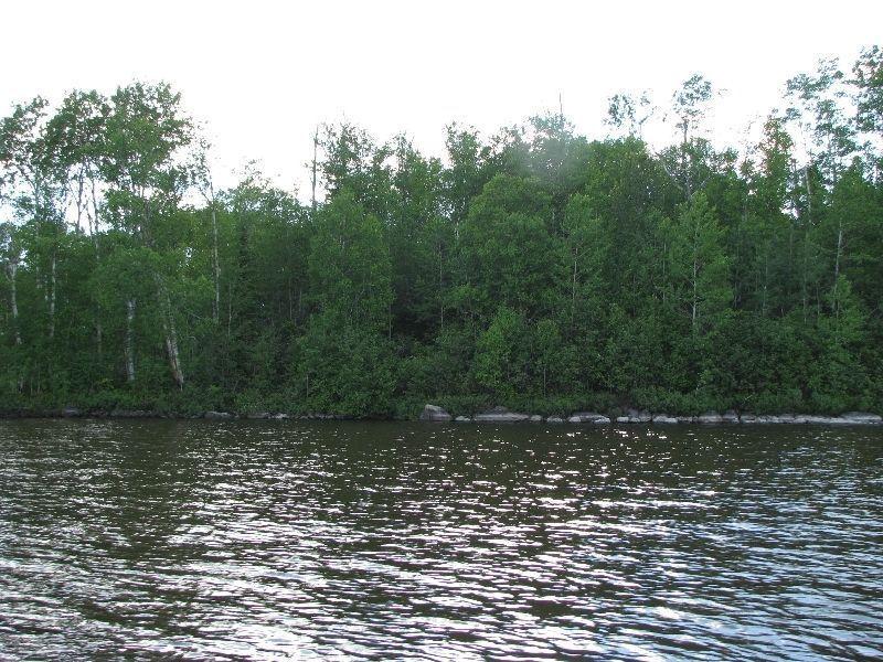 Terrain au bord de l'eau lac La Motte près d'Amos