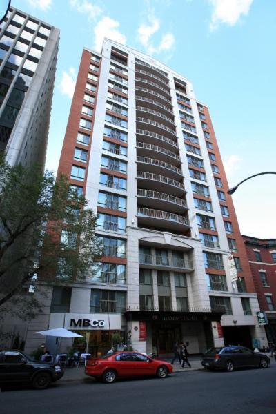 Beautifully furnished 1br (3 1/2)condo, great downtown Montreal