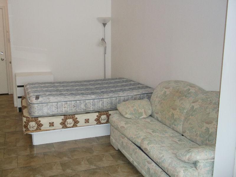 1 1/2 près UQTR CEGEP C/E Loft Piscine Vacant