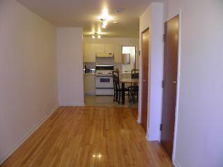 A pied du Métro Rosemont -Walkable from Rosemont Subway