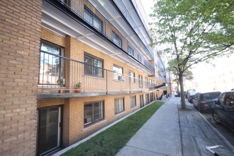 MÉTROS JARRY: 3 ½ PARFAITE CONDITION, SEMI-MEUBLÉ