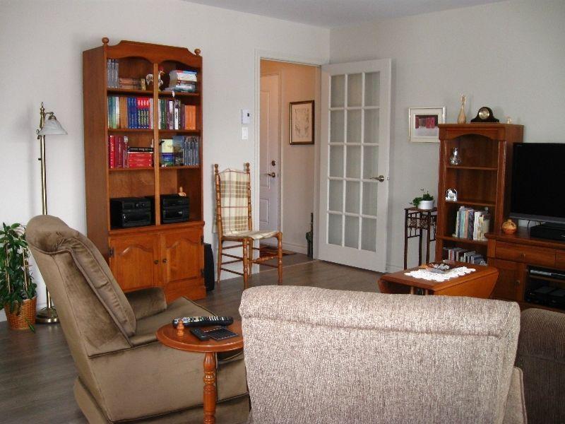 Condo aux Jardins Quévillon près du lac Boivin