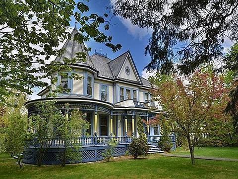 MAISON VICTORIENNE ANCESTRALE EN ESTRIE ENTIÈREMENT RESTAURÉE