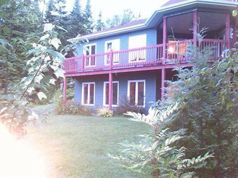 chalet bord de l'eau