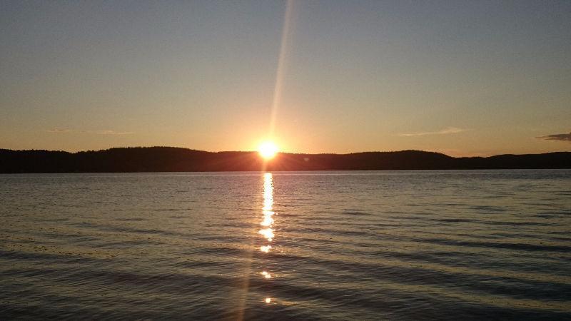 Chalet au Bord du lac Gagnon Duhamel Outaouais/ plage