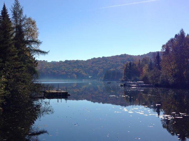 MAISON/CHALET À VENDRE DANS LES  AVEC ACCÈS AU LAC