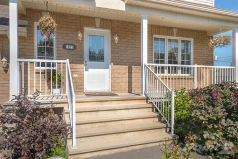 Homes for Sale in Centre, Saint-Lazare, Quebec $279,000