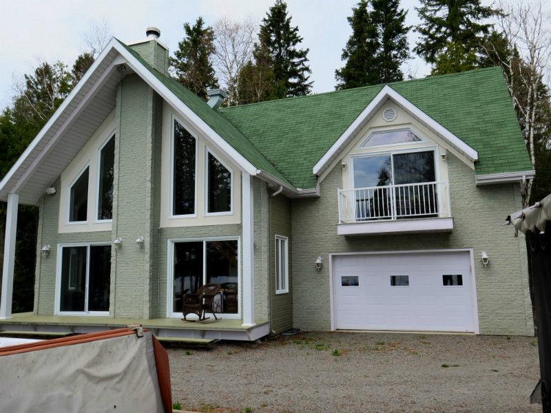 Baisse de Prix BEAU CHALET À 35 KMS DE RIKI HABITABLE À L'ANNÉE