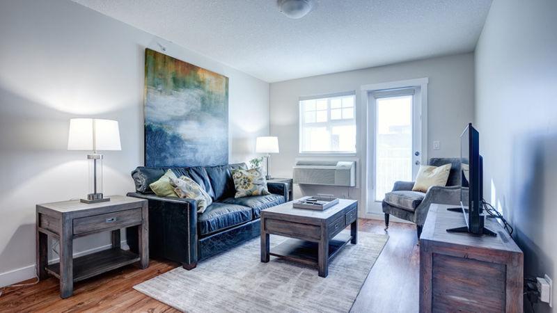 Furnished Suites just MINUTES away from South Health Campus