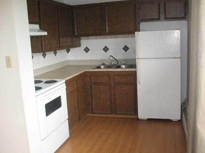 HUGE 1 BED SUITE IN BANKVIEW SW - AVAILABLE FROM APRIL 1