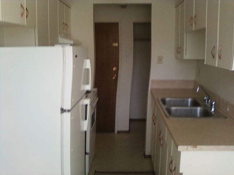 March FREE! Nice 1 bedroom suite (Acadia) on Whyte ave